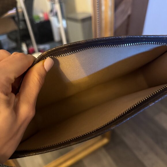 Louis Vuitton Toiletry Clutch - Picture 2 of 2